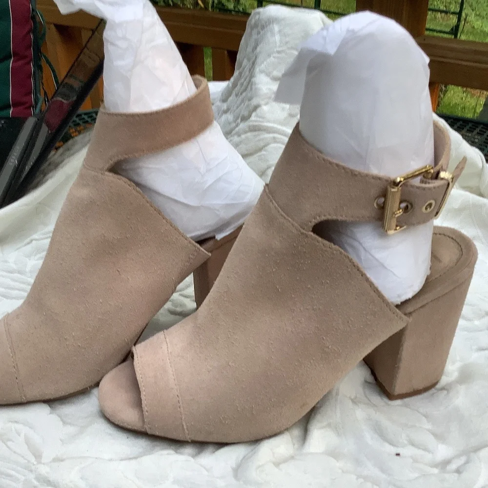 Luca Lane Seleste leather ankle‎ block heel buckle peep toe sandals-stalap!